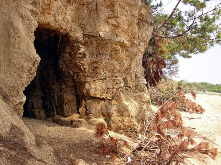 釜島の洞窟